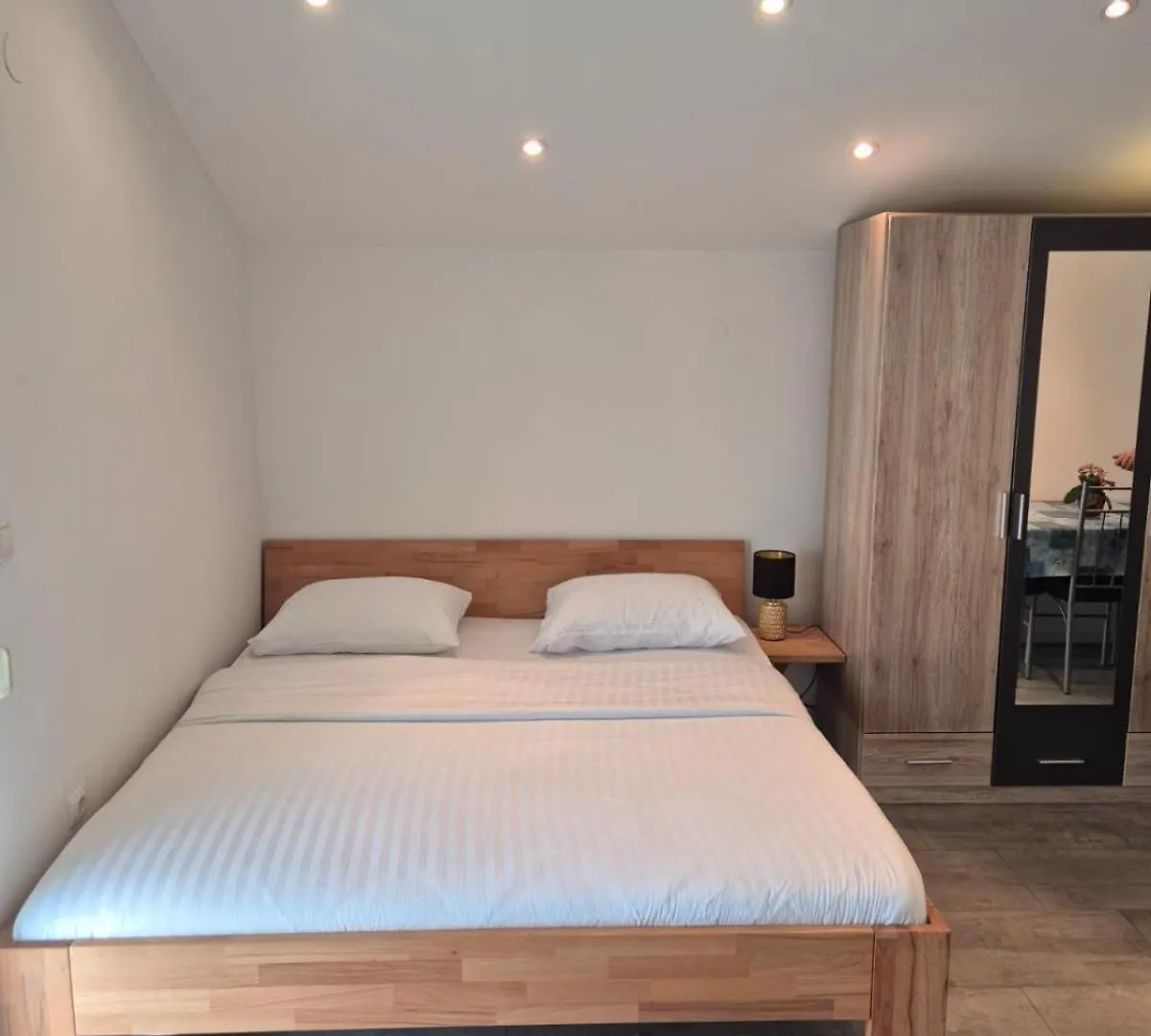 Apartment Ferienwohnung Bogumila Sukošan